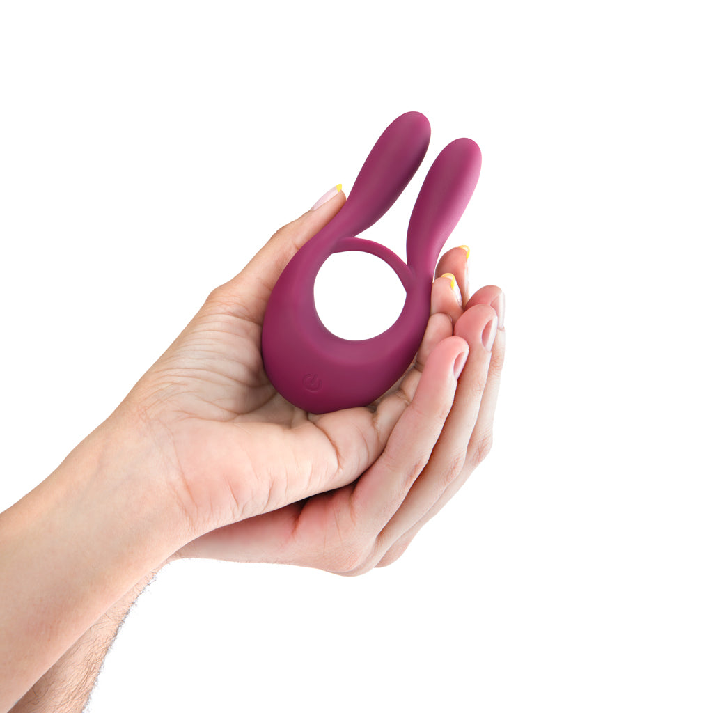 Bongo es un anillo vibrador que, gracias a su función de multiusos, te permitirá disfrutar de hasta 10 formas distintas